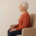 come migliorare la postura anche stando seduti